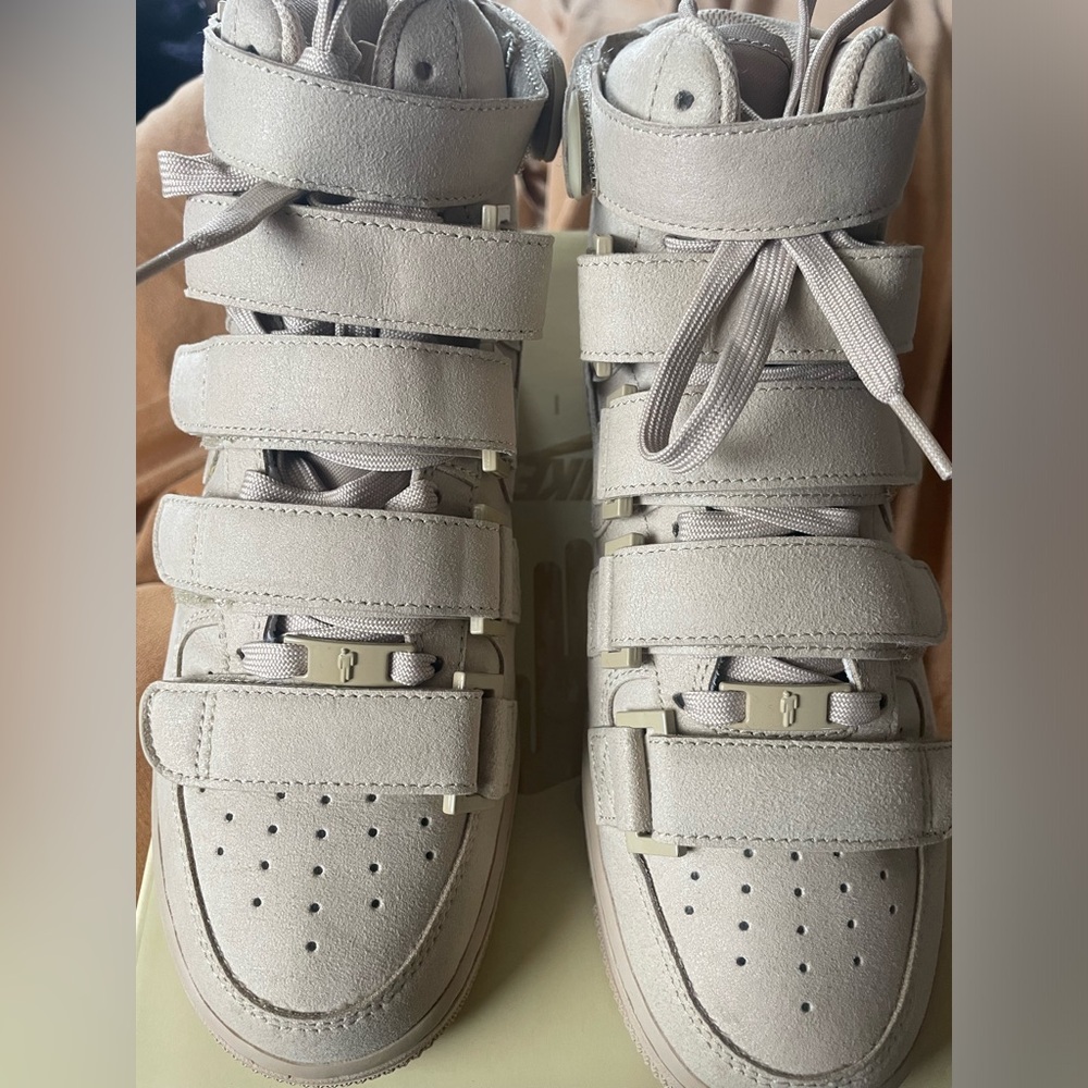 Men’s Billie Eilish Air Force 1 High size 7
